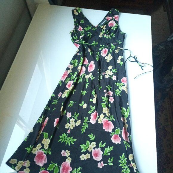 Realisation Par The Stephanie Silk Dress in Moonflower - Picture 3 of 5